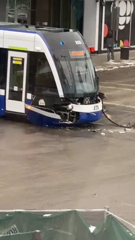 Accident downtown Edmonton ETS