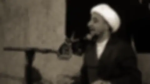 أأنا السائر في الدَرب🤎.  #شيخ_علي_المياحي #fypシ゚  #شيعة_الامام_علي_عليه_السلام #fypシ゚ 