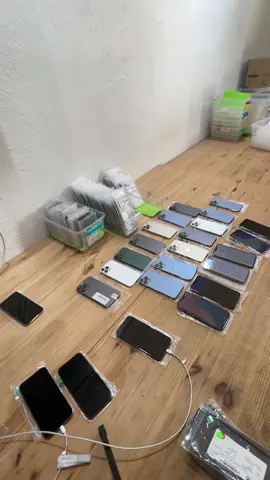 Estamos preparando un lote de iPhone 13 Pro Max para su comprobación son 250 U para nuestro cliente. Si estás interesado en comprar iPhone, al por mayor, contacta con nosotros al teléfono que hay en el perfil 