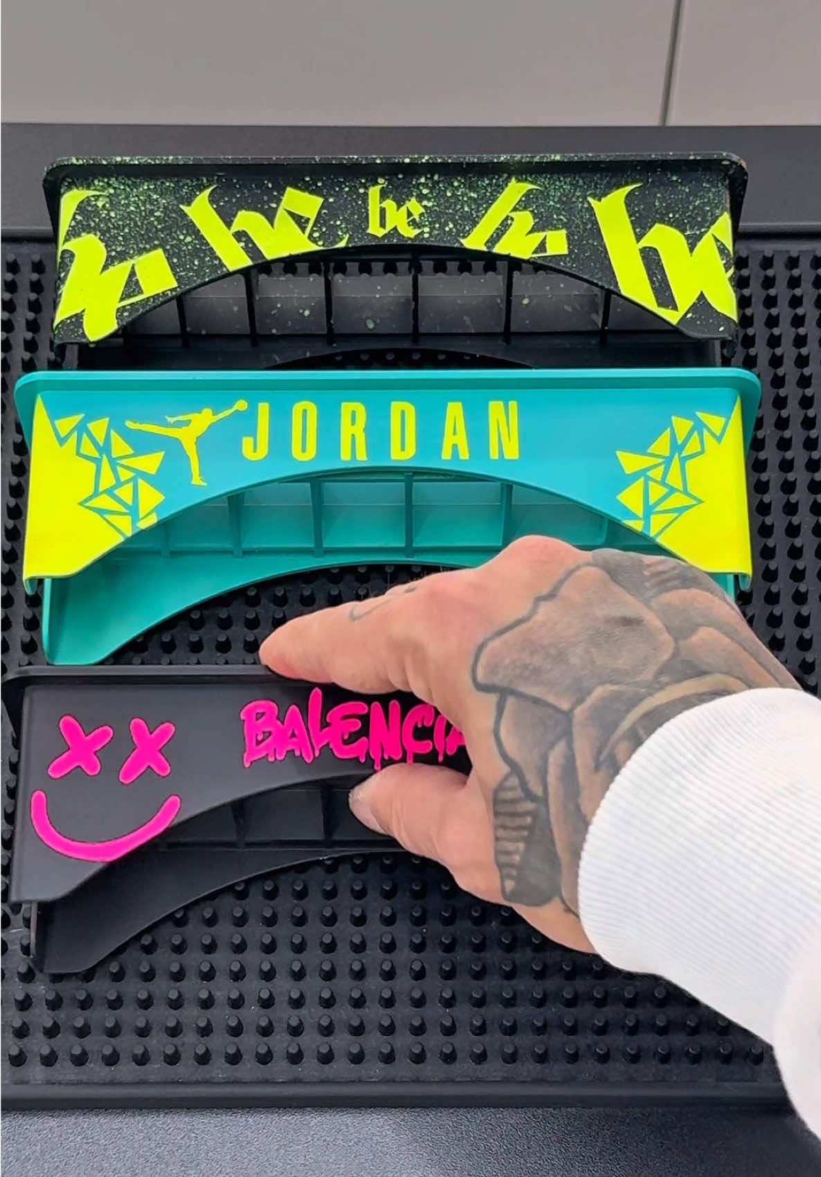 Nel salone la differenza la fanno i dettagli.  Il cliente li vede, li sente, li ricorda. Un setup curato = livello più alto, percezione più alta, prezzo più alto. 💰