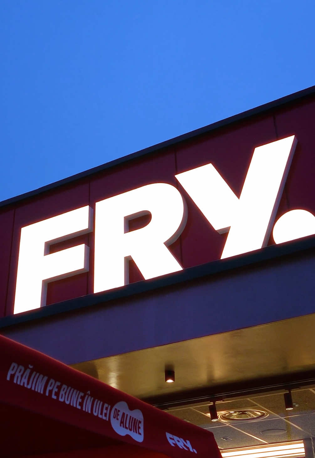 Intrăm în linie dreaptă pentru deschiderea de mâine dimineață! 👌🏻 📍Strada Fermelor 4, Piatra Neamț 📆 4 decembrie, ora 10:00 #fryday #piatraneamt #neamt #fry #drivethru