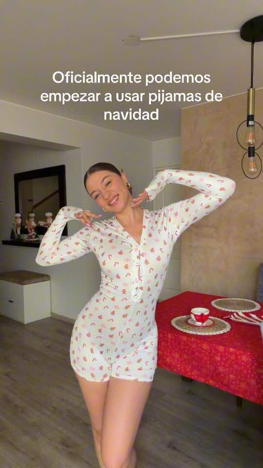 Encuentra tu pijama navideña perfecta en www.gabinaperu.com 🎄☃️🎀 #pijama #ropadedormir #navidad #pijamanavideña #fyp 