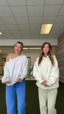 almost got a snow day td 😭 #foryoupage #fyp #2025dances #populardances 