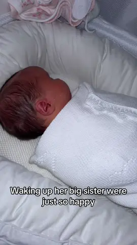 Were so happy right now! ❤️#soinlove #newbabysister #luella #myworld #mygirls 