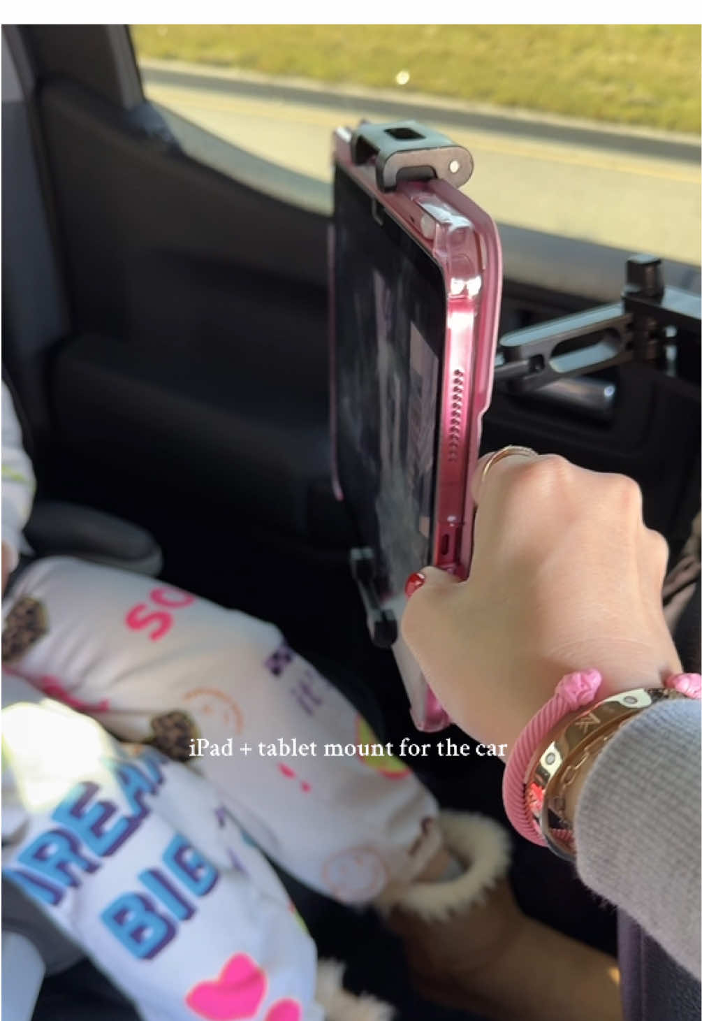 iPad + tablet mount holder is a game changer! #travelhack #fyp #momhack #tiktokshop 