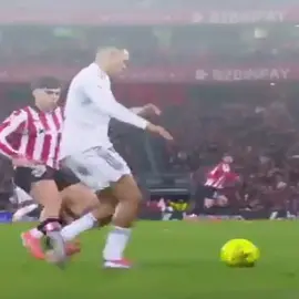 arnold injury today.  #halamadrid #realmadrid #madrid #asencio 