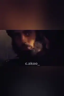 قمرٌ تفرّد بالمَحاسِنِ كلِّها فإليه يُنسَبُ كلُّ حُسنٍ يُوصَفُ🌘🫂. خذلك لفة بالحساب