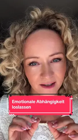 Manchmal braucht es Zeit, um dankbar zu sein für das, was nicht geklappt hat. Vielleicht kannst du dir das heute noch nicht vorstellen. Vielleicht hoffst du gerade, dass er doch zurückkommt. Oder du hältst an etwas fest, das dich längst nicht mehr trägt. Vielleicht weißt du im Herzen, dass es Zeit ist loszulassen – aber du weißt einfach nicht wie. Und genau dafür bin ich da. Ich begleite dich auf deinem Weg – raus aus emotionaler Abhängigkeit, rein in deine eigene Kraft. In deinem Tempo. Mit Feingefühl, mit Verständnis, mit Klarheit. Im nächsten Jahr startet mein neues Coaching-Programm, das dir hilft, wieder ganz bei dir anzukommen. Und wenn du spürst, dass du dich gerne von mir unterstützen lassen möchtest, dann lass uns sprechen. 💬 Schreib einfach Neustart in die Kommentare oder eine persönliche Nachricht – und ich schicke dir den Link zu meinem Kalender für ein kostenfreies, persönliches Vorgespräch. Du musst da nicht allein durch. Und vielleicht ist genau jetzt der richtige Moment für deinen Neubeginn.✨ #loslassen #selbstwert #selbstliebe #selbstbewusst #selbstbewusst 