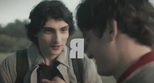 Да, с точки зрения развития сюжета и намеков, Уилл и Майк являются каноном, или, по крайней мере, их связь признана как каноническая для Уилла, в плане его чувств к Майку. Вот почему: –   Чувства Уилла к Майку: На протяжении нескольких сезонов, особенно в 4-м, становится очевидно, что Уилл испытывает глубокие романтические чувства к Майку. Это выражается в его взглядах, эмоциональных реакциях, беспокойстве о Майке, и, самое главное, в его монологе с Джонатаном, где он говорит о своей любви и о том, как тяжело быть 