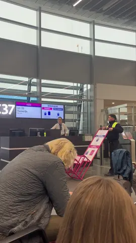 #lapolizia #wizzair #ryanair 