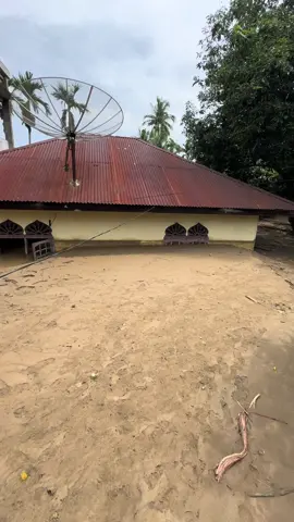 Banjir melanda aceh kabupaten pidie jaya semoga semuanya tertasi #banjir #banjirbandangaceh #sumatera 