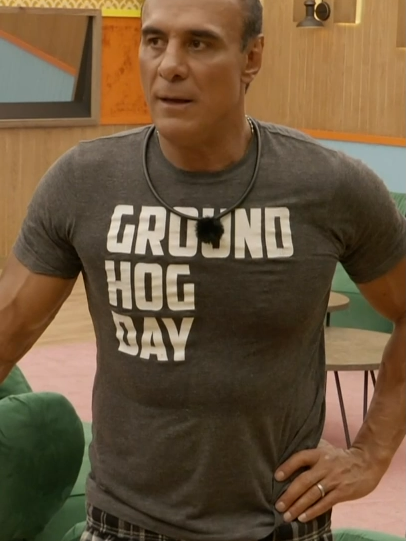 ¿Por qué todos los granjeros y peones duermen mientras el #Capataz trabaja? Esta es la justificación de #ElPatron  Lunes a viernes 9:00 p.m. por Azteca UNO⁣⁣⁣⁣⁣⁣⁣⁣⁣⁣ Domingo La Gala 8:00 p.m. por Azteca UNO⁣⁣⁣⁣⁣⁣⁣⁣⁣⁣ ⁣⁣⁣ ⁣⁣⁣⁣⁣⁣⁣#LaGranjaVIP 🌾 Transmisión 24/7 en #DisneyPlus