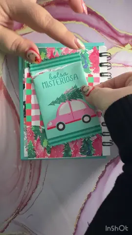 🎄✨Minis, misteriosas, divertidas y 100% navideñas !! ¿Podrás quedarte solo con una?  👀 Coleccionalas todas y deja que la magia decida que te toca 🎁 Contienen: un borrador, un dulce y stickers #regalos #misterybox #navidad #sorpresa #papeleriabonita