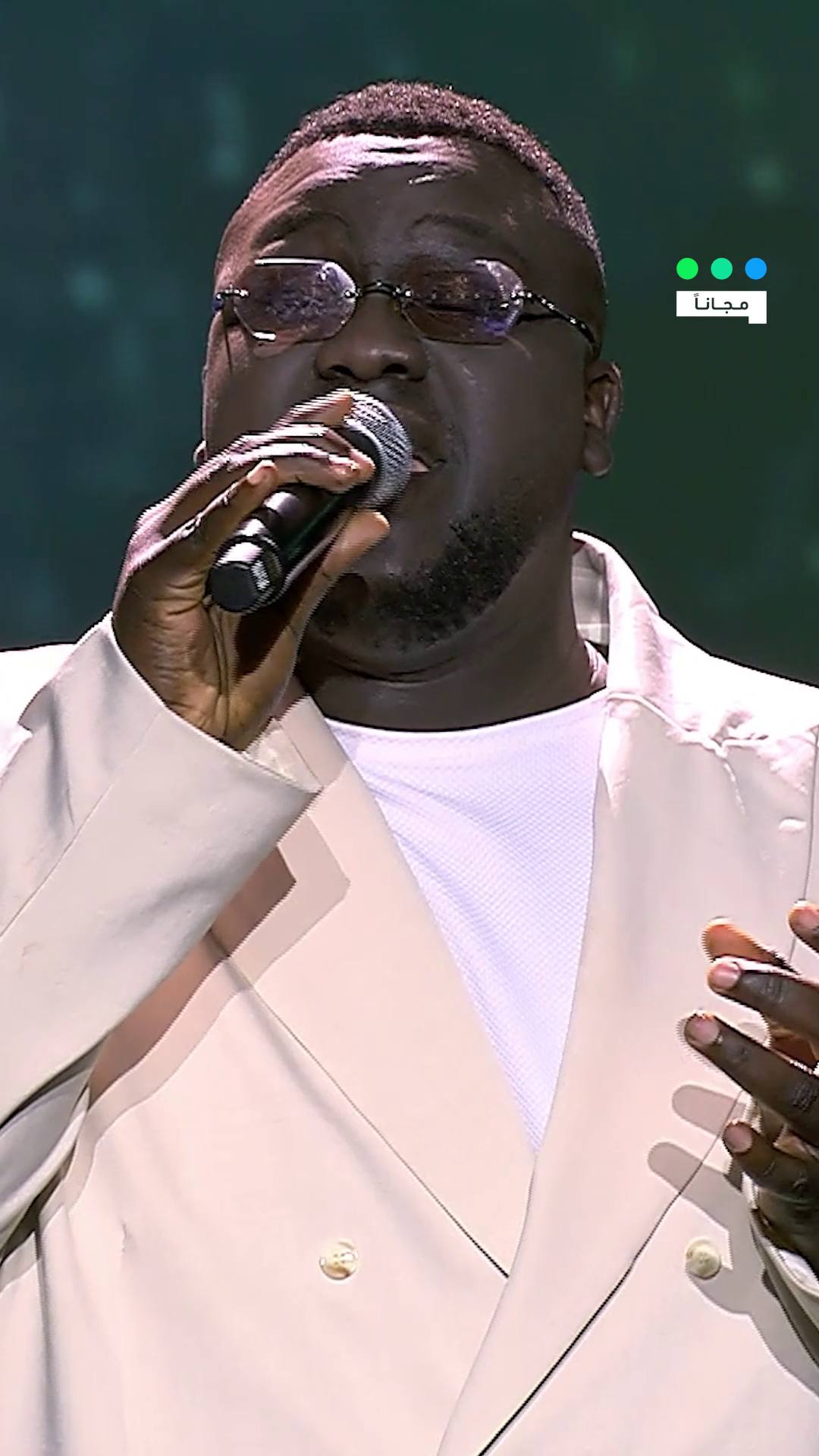 أداء ولا أروع من المتسابق محمود السناني لأغنية فقدتك للنجم حسين الجسمي 🤩🥹 #MBCTheVoice يعرض الآن مجاناً وبدون اشتراك على #Shahid #حكايات_لا_تنتهي #whattowatch