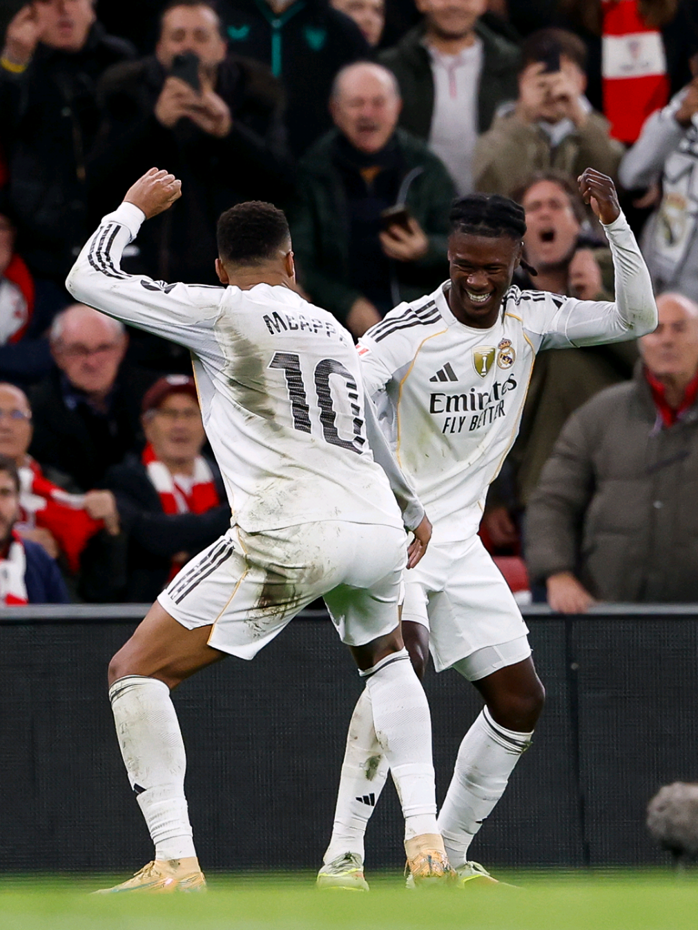 They trained before this game for the celebration and Today they did it. Camavinga with the goal and Mbappe with the assist. 100% Goal envolvment for Mbappe.  2 goals and an assist. #laliga #realmadridfans #mbappe #fry #football 