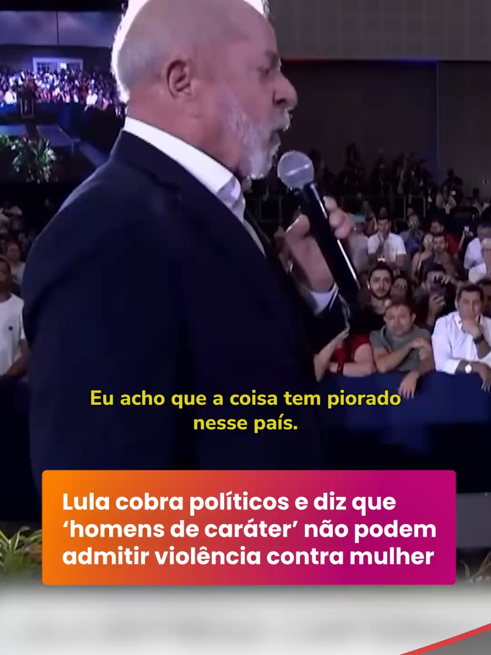 “O cara chega em casa e acha que a mulher é escrava dele”. O presidente Luiz Inácio Lula da Silva (PT) discursou sobre os casos de violência contra mulheres durante evento no Ceará, nesta quarta-feira (3), e defendeu que é preciso mudar a cultura ligada à desigualdade de gênero no Brasil. #TerraBrasil #TerraNotícias #Lula #Mulheres #IgualdadeDeGênero 