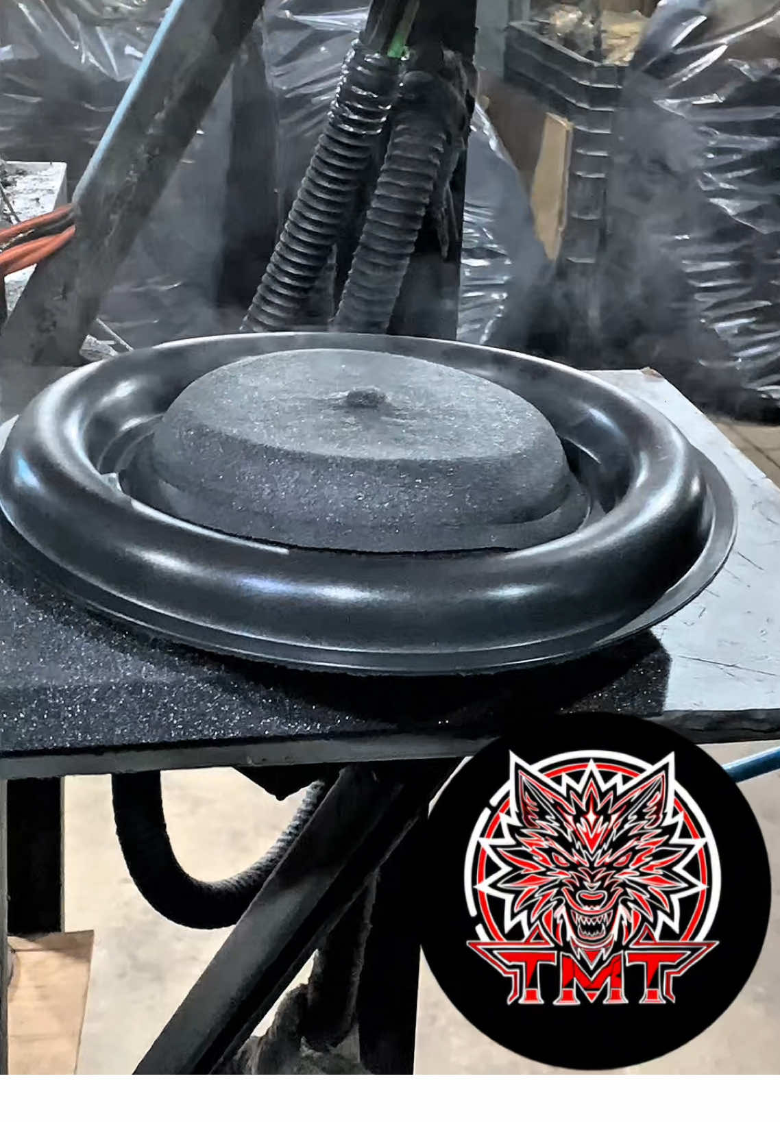 Precisão que faz a diferença no desempenho final: produção de suspensões de espuma e tecido para alto-falantes. Qualidade, resistência e resposta perfeita — é assim que nasce o seu som. MODELOS🔥 .Borda de tecido:8”3 ondas fina  .Borda de espuma: 12” blank 70 .Cone espuma: 12” médio liso #som  #racha  #cones  #somautomotivopaixão🚘❤👊  #produção 