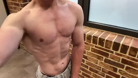 hate that lower belly thing #gym #GymTok #pump