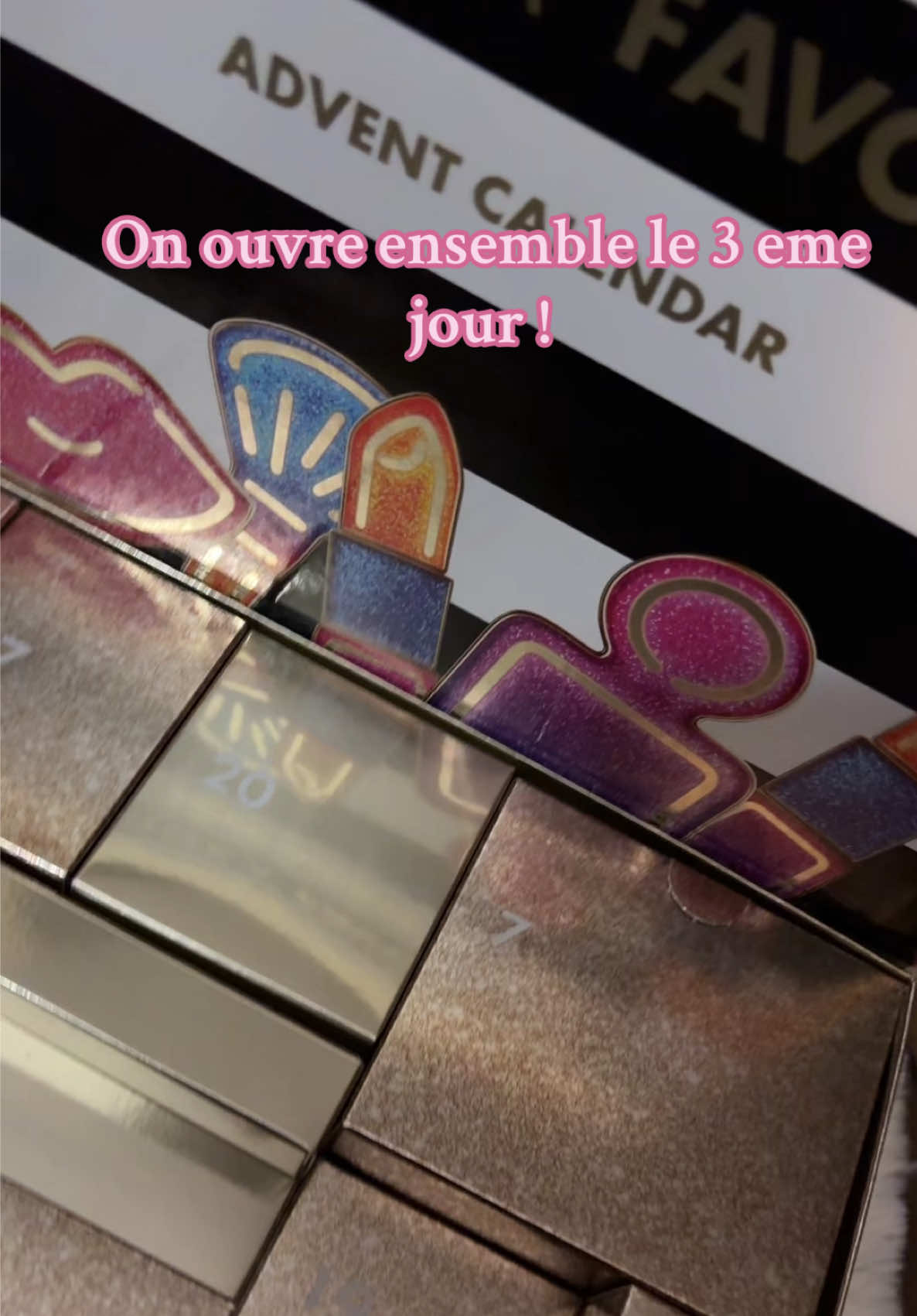 Chaque jour une nouvelle case ! Aujourd’hui on ouvre la case numéro ! Un masque visage hydratant de la marque @Summer Fridays ✨ #sephora #umboxing #adventcalendar #sephorafavorites #summerfriday 