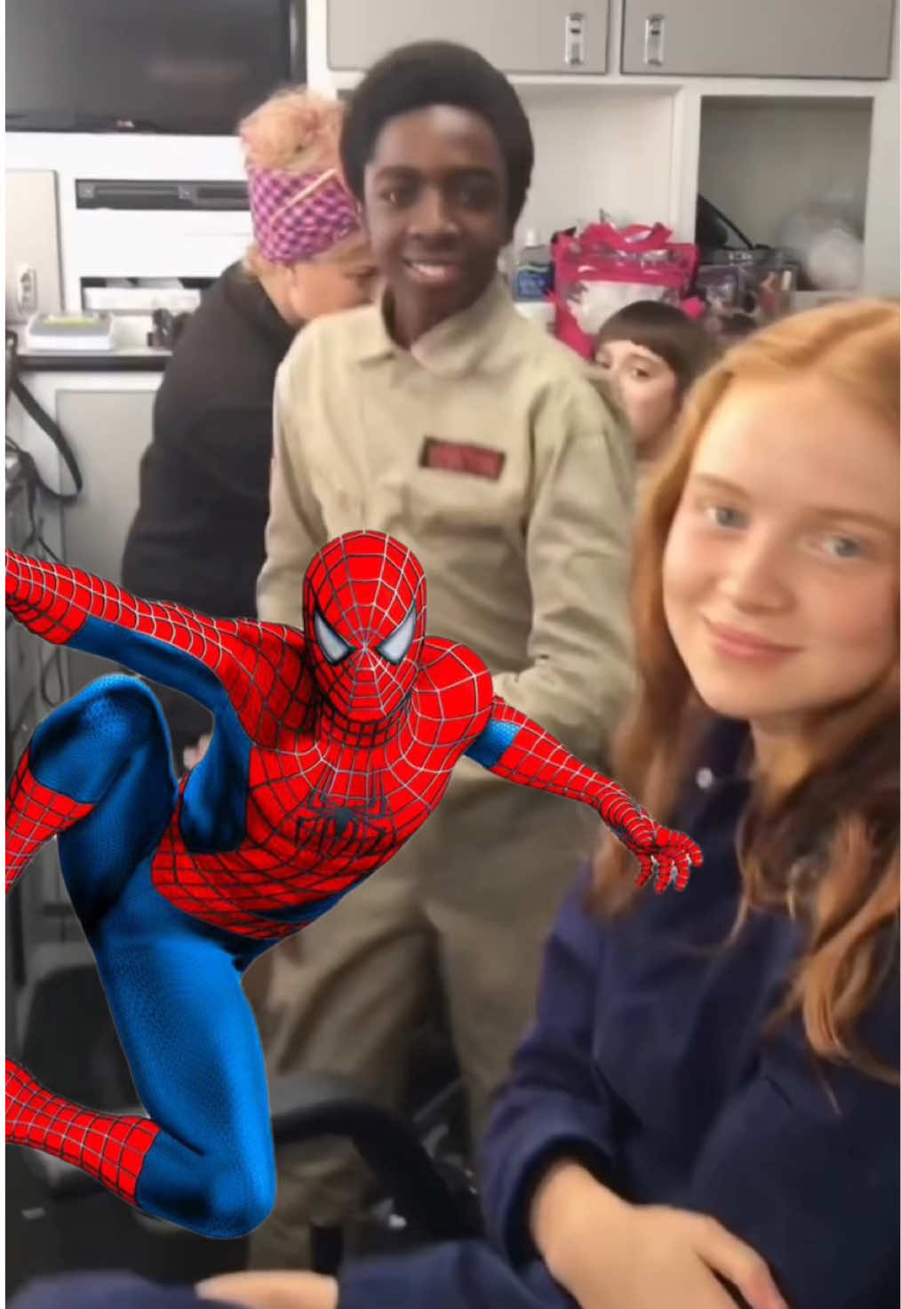 Essa Max tá melhor que a Mary Jane 🤣🤣 #strangerthings5 #lucassinclair #fypシ #viral #foryou @lısɐɹᙠ xᴉlɟʇǝN 