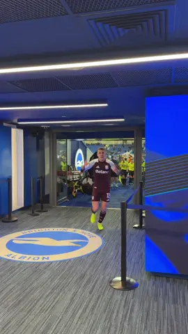 ANOTHER ONE IN A SEVEN-GOAL THRILLER 🗣️🗣️🗣️🗣️🗣️ #astonvilla #PremierLeague #LucasDigne 