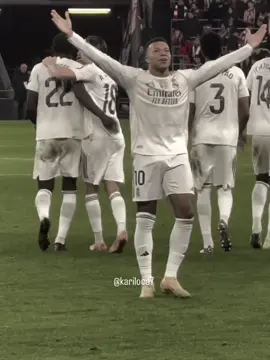 محظوظين فيك يا كيليان 🥹🤍🔥 . #ريال_مدريد #foryou #fyp #الفيتوري_عنان👑 #foryoupage 