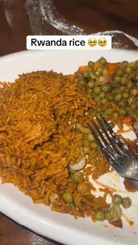 Rwanda jollof vs Nigerian jollof 😢 #food #jollofrice #godabeg 