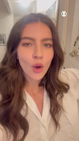 OI, LOQUINHAS! Alanis Guillen mandando um beijo pra todas as fãs! #TrêsGraças #TVGlobo #Novelas 