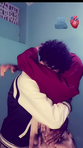 Hugg😩🫂❤️#couple #loyalfamily💢 #viral #somalitiktok #typ @ayeeyo koris👵🕊 @MOHA KP 3️⃣⚒️ 