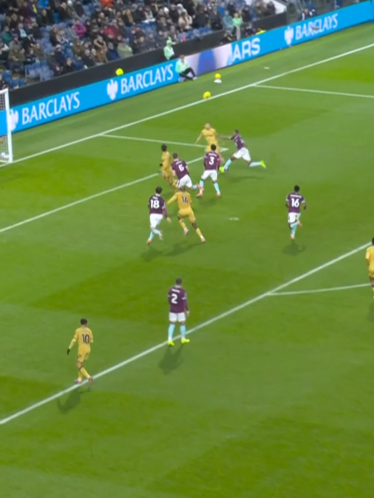 Never leave the back-post unattended ⚠️ #CrystalPalace #PremierLeague #munoz #burnley  Powered by @sunexpressairlines 🛫