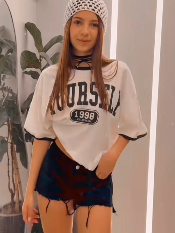 agus Lepera es modelo de belleza profesional influencer tiktoker y blogger y de las modelos más simpáticas Argentina 🇦🇷 y famosas en la moda y belleza #lipsync #outfit #modelajeprofesional #tiktokshop #fypシ      @Klaas @Tiësto @Armin van Buuren @DJ Gabi @Betsy @Alisa Buslova @Anna Volkova @Above & Beyond @LUNAX- AJ 