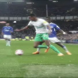 Alexander Isak 🇸🇪1️⃣4️⃣🪄 | scp: @twizzy.logoless | #alexanderisak #newcastleunited #Soccer #viral #fyp