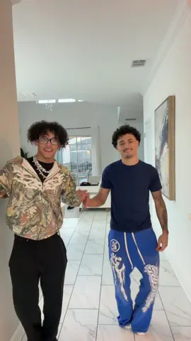 Back with my twin🖤