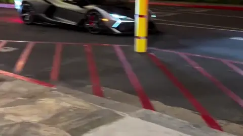 các em phải ngước nhìn #Lngdouyin #lamborghini #fyp #viral #xh 