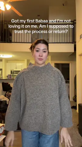 Please tell me if this is a first-time Babaa experience or if I’m the only one! I feel like the neckline of No. 51 normally lays flat on the other people I’ve seen! #babaa