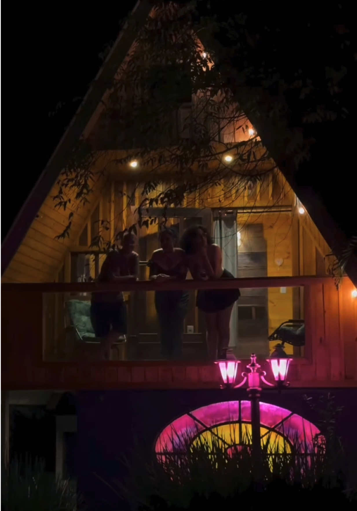 • Localização: Estrada Centenário, Maringá PR. • Valor da diária: R$ 800,00. • Capacidade: Até 5 pessoas. • Horário de check-in: A partir das 15h. • Horário de check-out: Até as 14h30.   #fy 