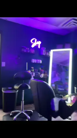 Had to realize that I’m paying for an experience that most other stylist couldn’t come close to🗣️ Started my 2nd set of locs w the best🤞🏽 @RHI🇻🇮Traditional Locs Expert #CapCut 