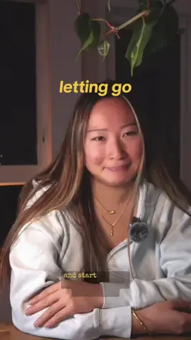 soft heartbreak talk while making a fridge dump pizza with chickpeas beets pesto and tempeh  #cookwithme #breakup #MentalHealth #fyp