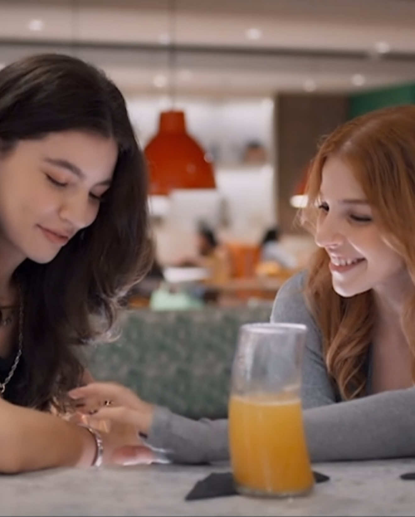 Primeiro encontro delas 🥺❤️‍🩹 com a música tema delas MEU DEUSSS #lorenaejuquinha #lorenaferette #juquinha #tresgracas #wlw