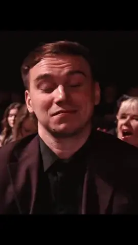 эдит:@juzim.mp4 СЛЕЙ КИНГ!!! Сасавот (Глеб Орлов, род. 13 апреля 2000 года в Курске) — популярный русскоязычный стример, начавший карьеру на Twitch, где его канал был создан в 2015 году, а активные эфиры стартовали в 2021-м; псевдоним «Sasavot» расшифровывается как «Система Амбициозного Своевольного Артиста В Обществе Товарищей». До стриминга он получил специальность по пожарной безопасности и работал в МЧС, но позже полностью посвятил себя онлайн-карьере. Сейчас Сасавот известен живыми разговорами в формате Just Chatting, реакциями, юмором и собственной харизмой, что помогло ему собрать многомиллионную аудиторию и стать одним из самых узнаваемых стримеров русскоязычного интернета.  #сасавот #sasavot #слей #слей2025 #dispaks 