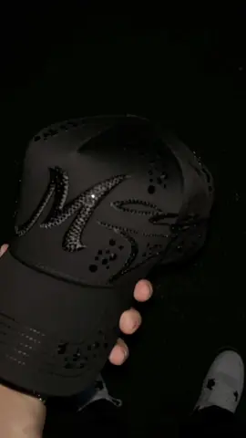 Total Black 🪄🎩 #fyp #foryoupage #thirtyonehats #elmago #viral 