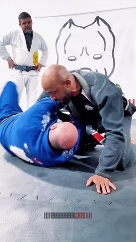 #jiujitsugrappling #jiujitsulifestyle #jiujitsu #jiujitsuguard #omoplata 