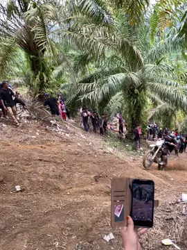 Latber hut bukit suban #trabas #trabasadventureindonesia #rbt #klx150 #rbtindonesia 