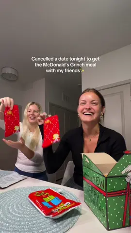 Clearly I’m not taking my dating life seriously right now😆 @McDonald’s #grinchmeal 