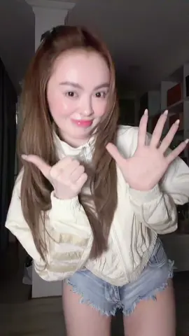 Vì em không biết ngọt ngào hoa mỹ khi gần nhau đâuuuuuuuu.Em bít cái khác😌 #trangnemo #xuhuong 