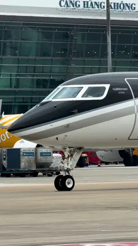 Đẳng cấp của giới siêu giàu🛫🛫🛫#tansonnhatairport #g700 #gulfstream #airplane #aviation 