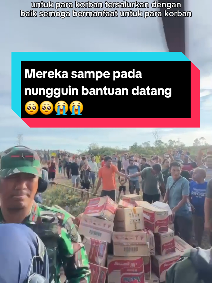 Terharu!!! Mereka sampe pada nungguin 😭😭😭 Terimakasih Pak Presiden dan Zita Anjani. . . . #tapanulitengah #sibolga #banjirbandang #zitaanjani  #fyp 