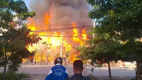 # Edit - မီးထိန်းပါပြီ (၄-၁၂-၂၀၂၅)၊(၀၇:၄၁)အချိန် မန္တလေး၊ မဟာအောင်မြေမြို့နယ်၊ ၅၈ လမ်း၊ ၄၃×၁၀၁ လမ်းကြားရှိ၊ ပေါက်ကျိုင်း လက်ဖက်ရည်ဆိုင် မီးလောင်မှုဖြစ်ပွား၍ Level-1 ယာဉ်အုပ်စုထွက်ခွာငြှိမ်းသတ်လျက်ရှိပါသည်။