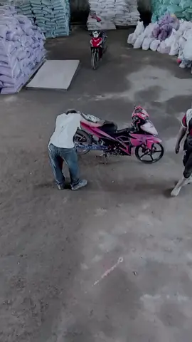 #joget joget dulu  #viraltiktok #masuk di berandata #fypage 🤣🤣🤣💃