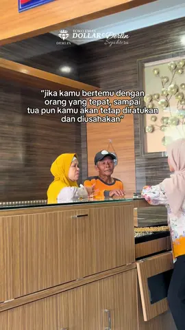 sampai tua pun tetap diratukan dengan emas🥹 #tokoemasdollarc_derlin #tokoemas #tokoemasbandung #tokoemascicalengka #tokoemaskekinian #perhiasanemas #gold #investing #cintasejati #fyp #foryou 